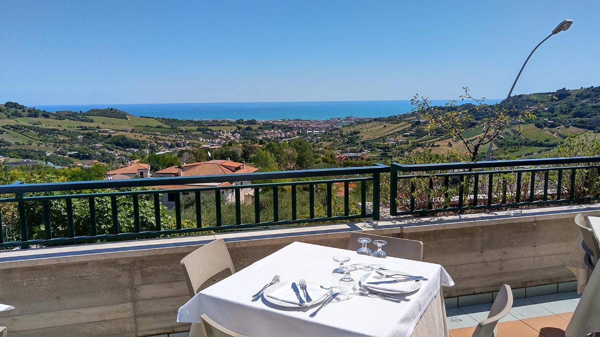 Hotel Ristorante Il Grillo Acquaviva Picena Εξωτερικό φωτογραφία